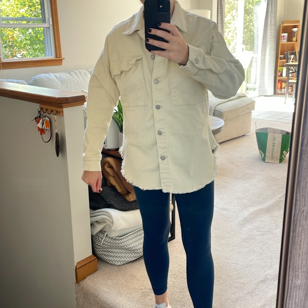 Shacket - Picture 5 of 5